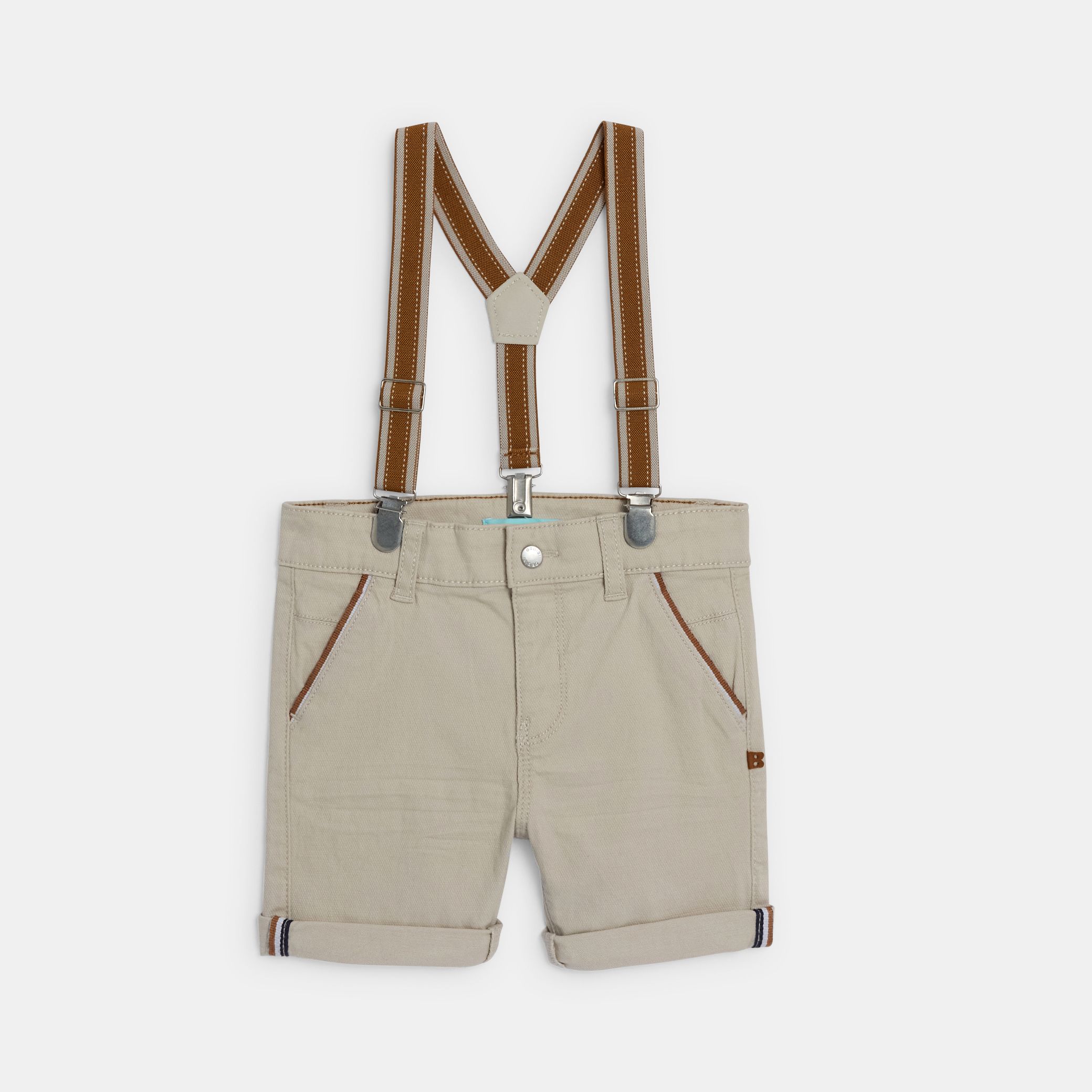 Quần short bermuda có đai